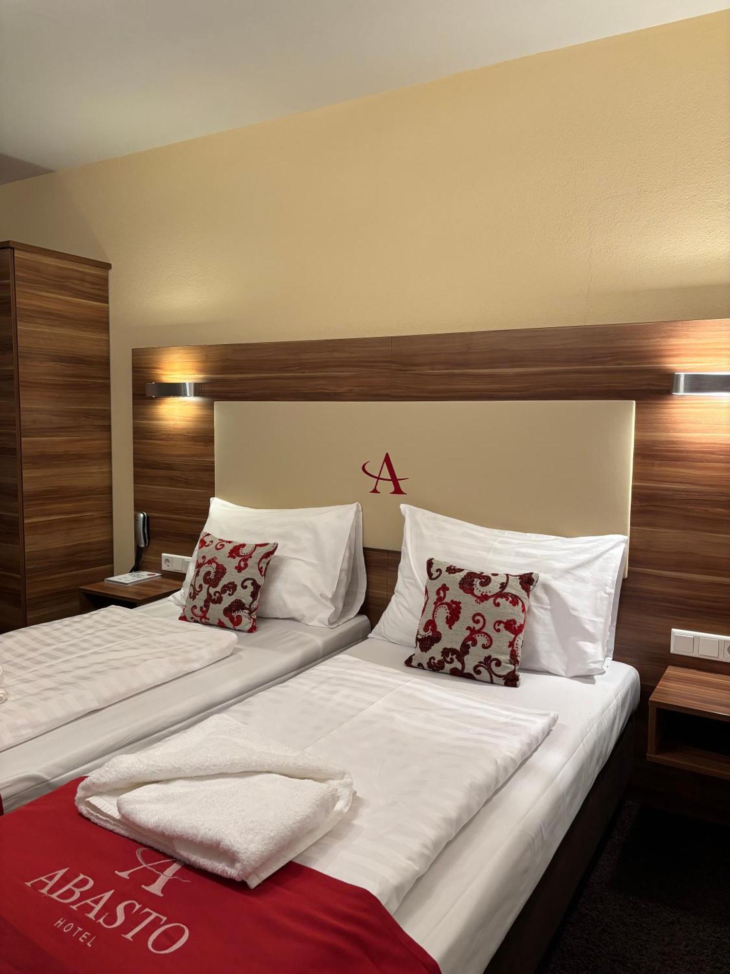 Hotel Abasto Maisach  Buitenkant foto